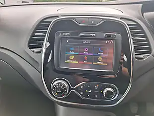 Used 2017 Renault Captur Dynamique Nav White - Interior and Exterior details 4