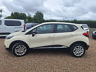 Used 2017 Renault Captur Dynamique Nav White - Interior and Exterior details 6