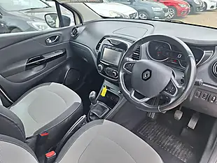 Used 2017 Renault Captur Dynamique Nav White - Interior and Exterior details 8