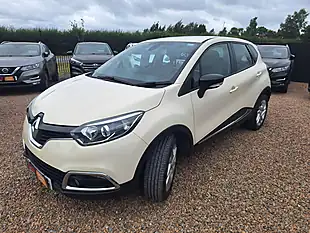 Used 2017 Renault Captur Dynamique Nav White - Interior and Exterior details 9
