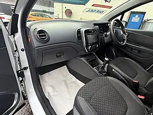 Used 2017 Renault Captur Dynamique Nav White - Interior and Exterior details 10