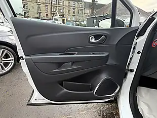 Used 2017 Renault Captur Dynamique Nav White - Interior and Exterior details 14