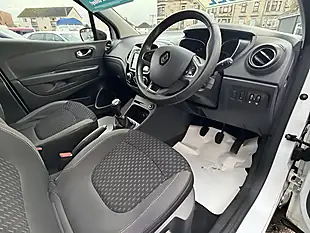 Used 2017 Renault Captur Dynamique Nav White - Interior and Exterior details 15