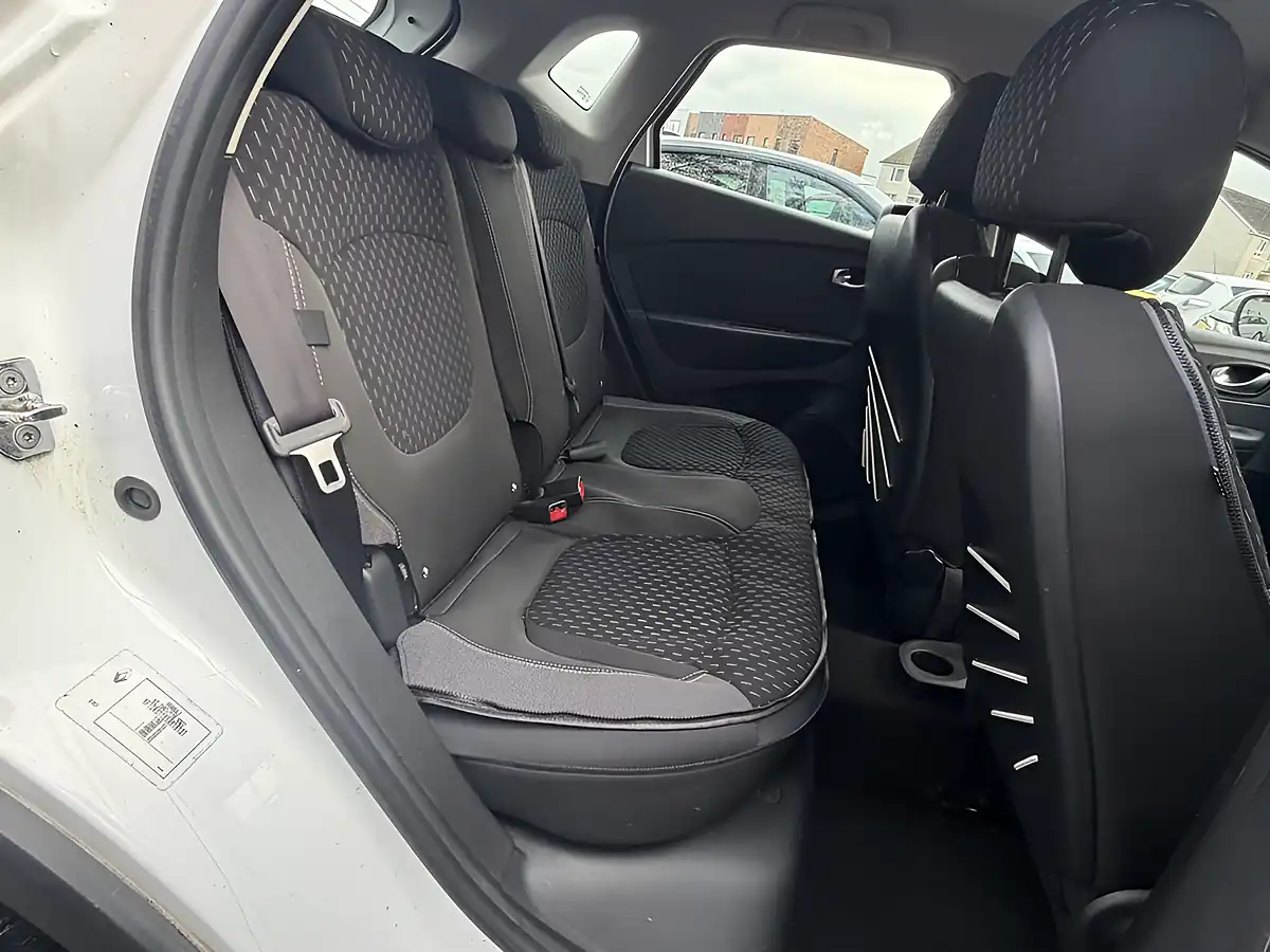 Used 2017 Renault Captur Dynamique Nav White - Interior and Exterior details 16