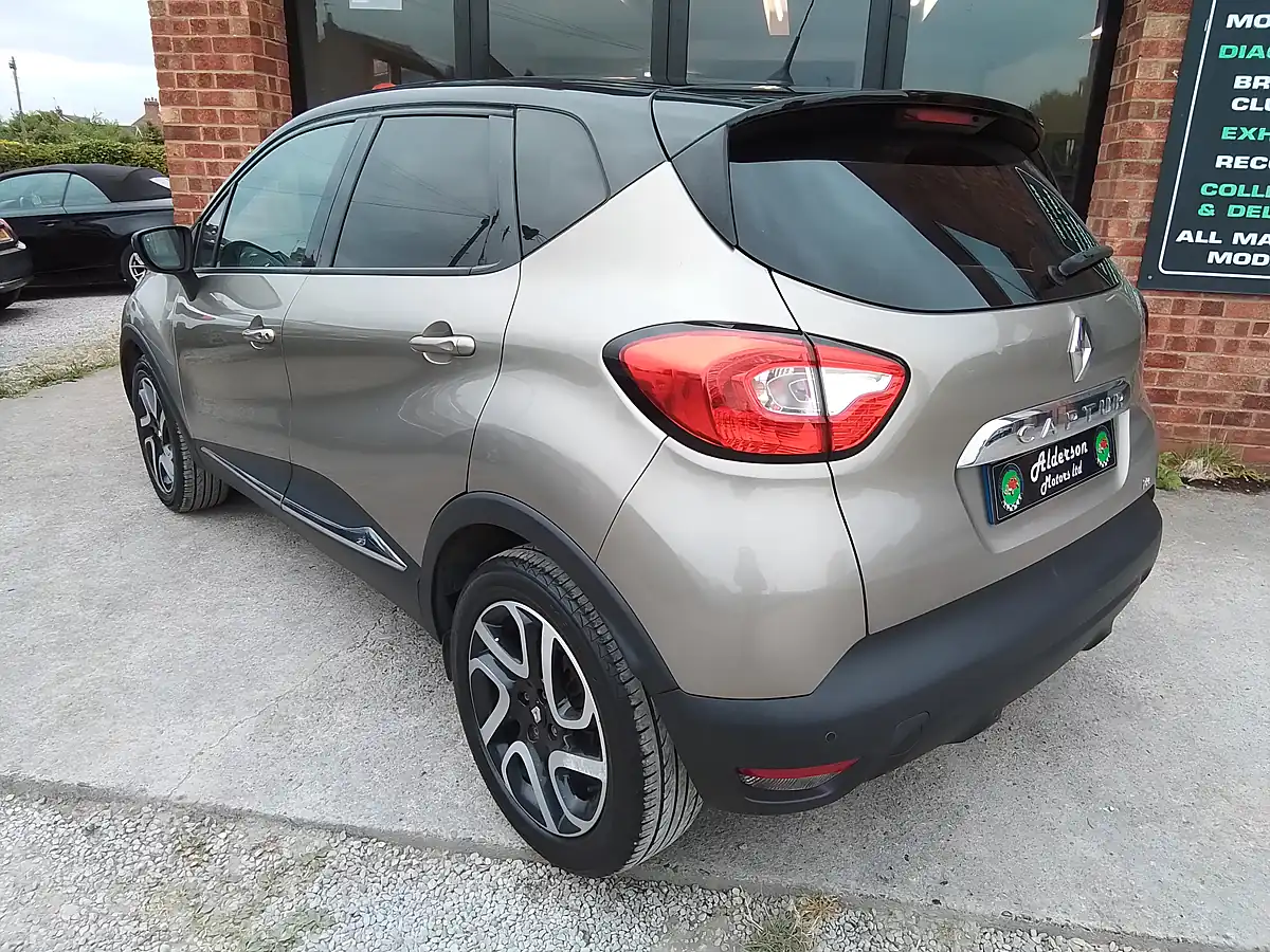 Used 2017 Renault Captur Dynamique S Medianav Beige - Interior and Exterior details 10