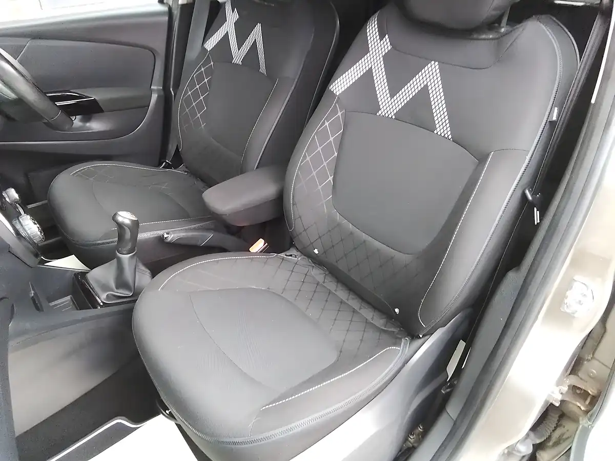 Used 2017 Renault Captur Dynamique S Medianav Beige - Interior and Exterior details 16