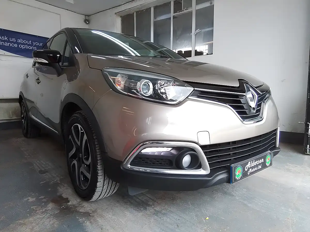 Used 2017 Renault Captur Dynamique S Medianav Beige - Interior and Exterior details 3