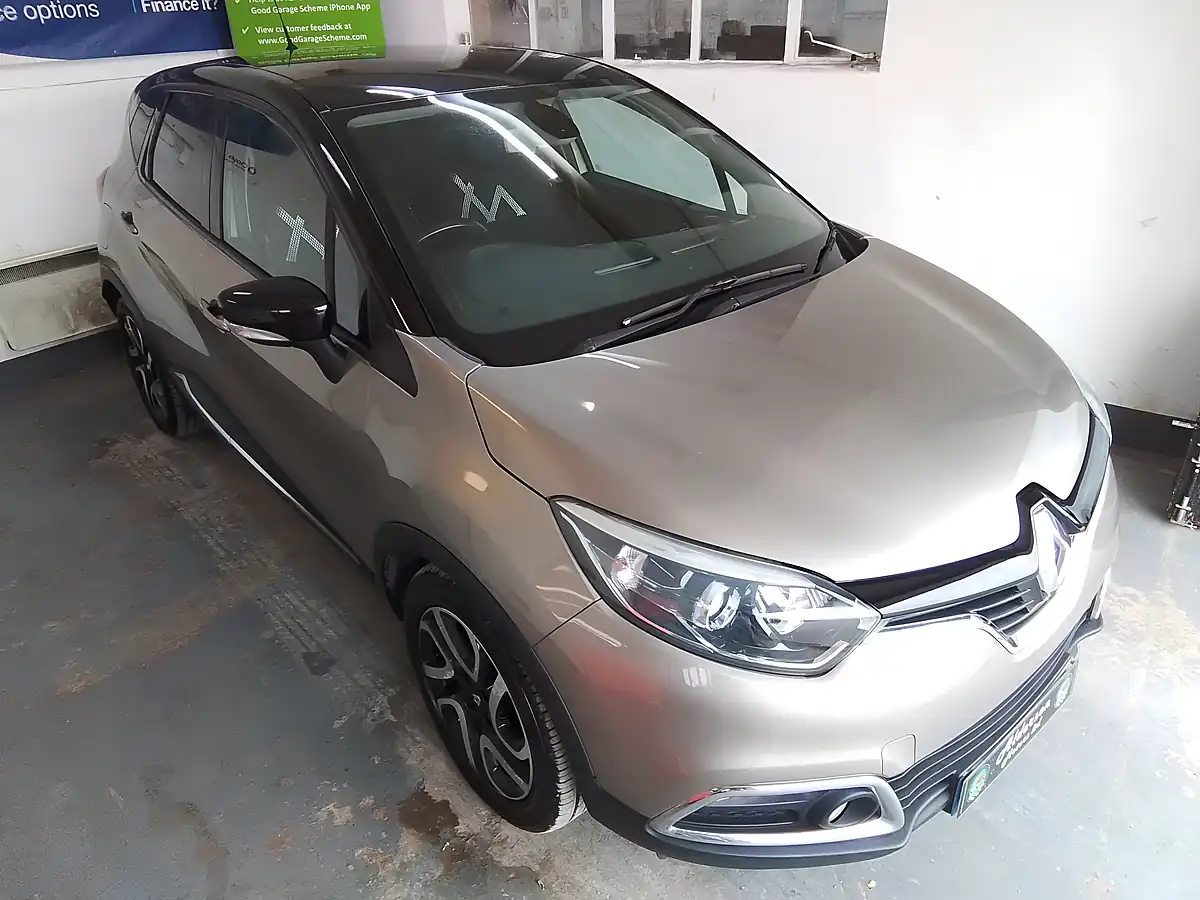 Used 2017 Renault Captur Dynamique S Medianav Beige - Interior and Exterior details 4