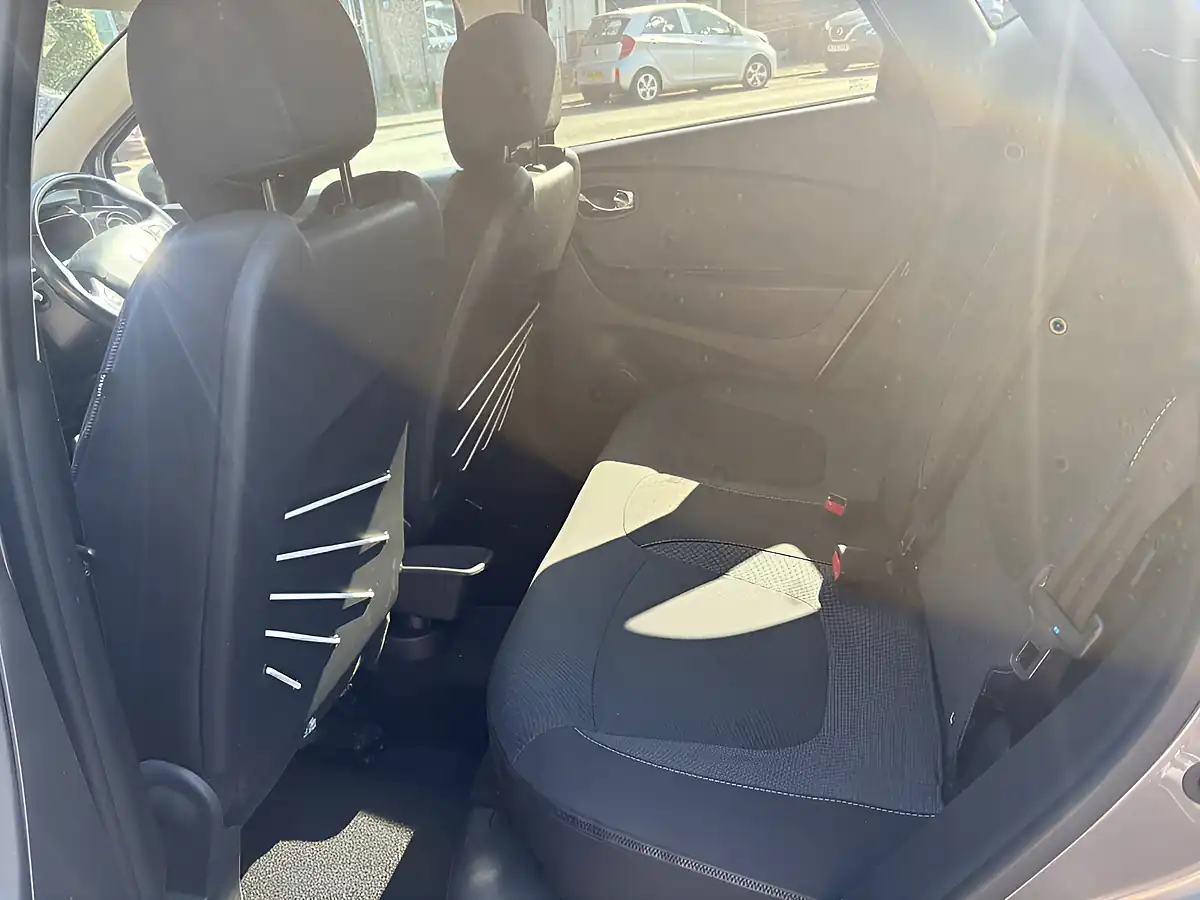 Used 2017 Renault Captur Dynamique S Nav Black - Interior and Exterior details 5