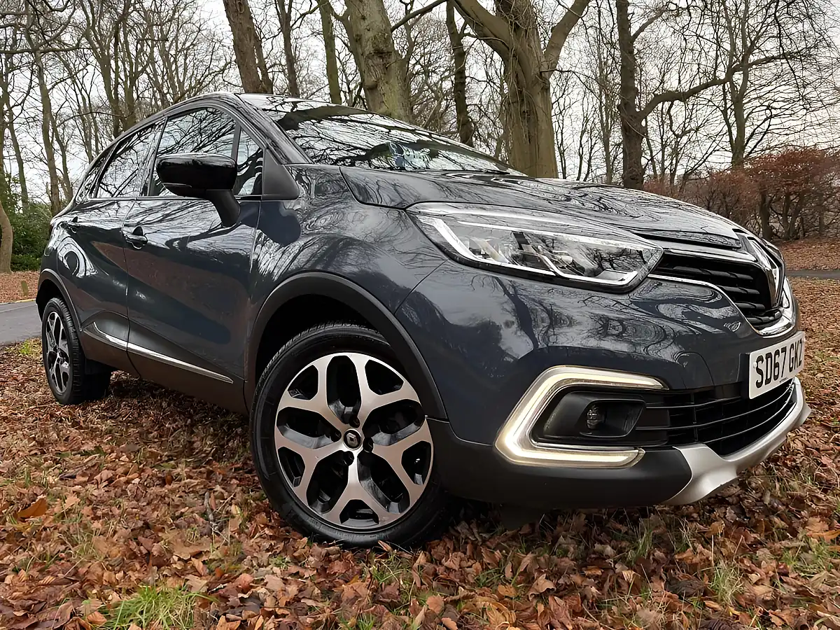 Used 2017 Renault Captur Dynamique S Nav Blue - Front View