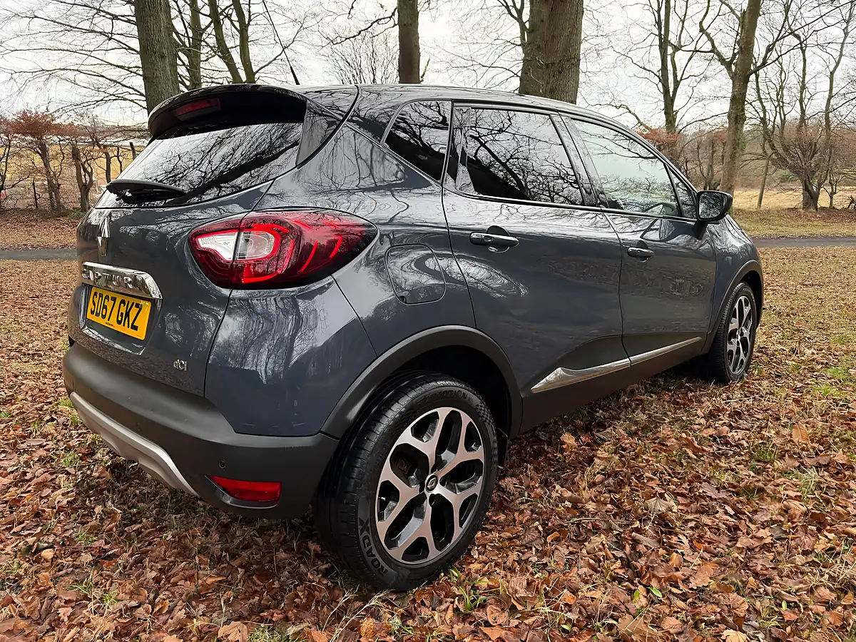 Used 2017 Renault Captur Dynamique S Nav Blue - Interior and Exterior details 3