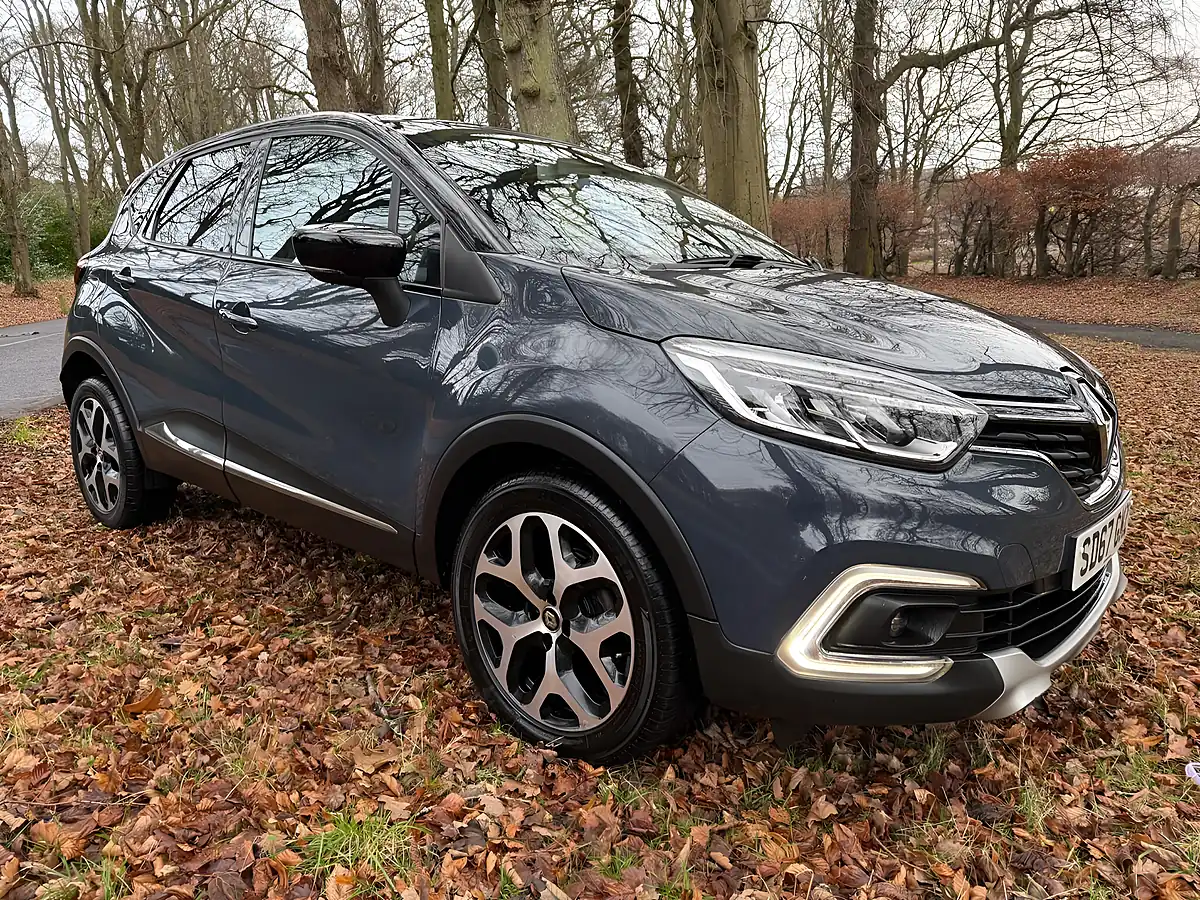Used 2017 Renault Captur Dynamique S Nav Blue - Interior and Exterior details 6