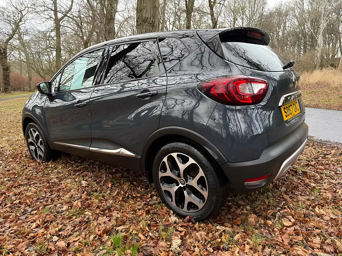 Used 2017 Renault Captur Dynamique S Nav Blue - Interior and Exterior details 8