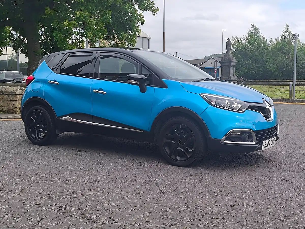 Used 2017 Renault Captur Dynamique S Nav Blue - Interior and Exterior details 10