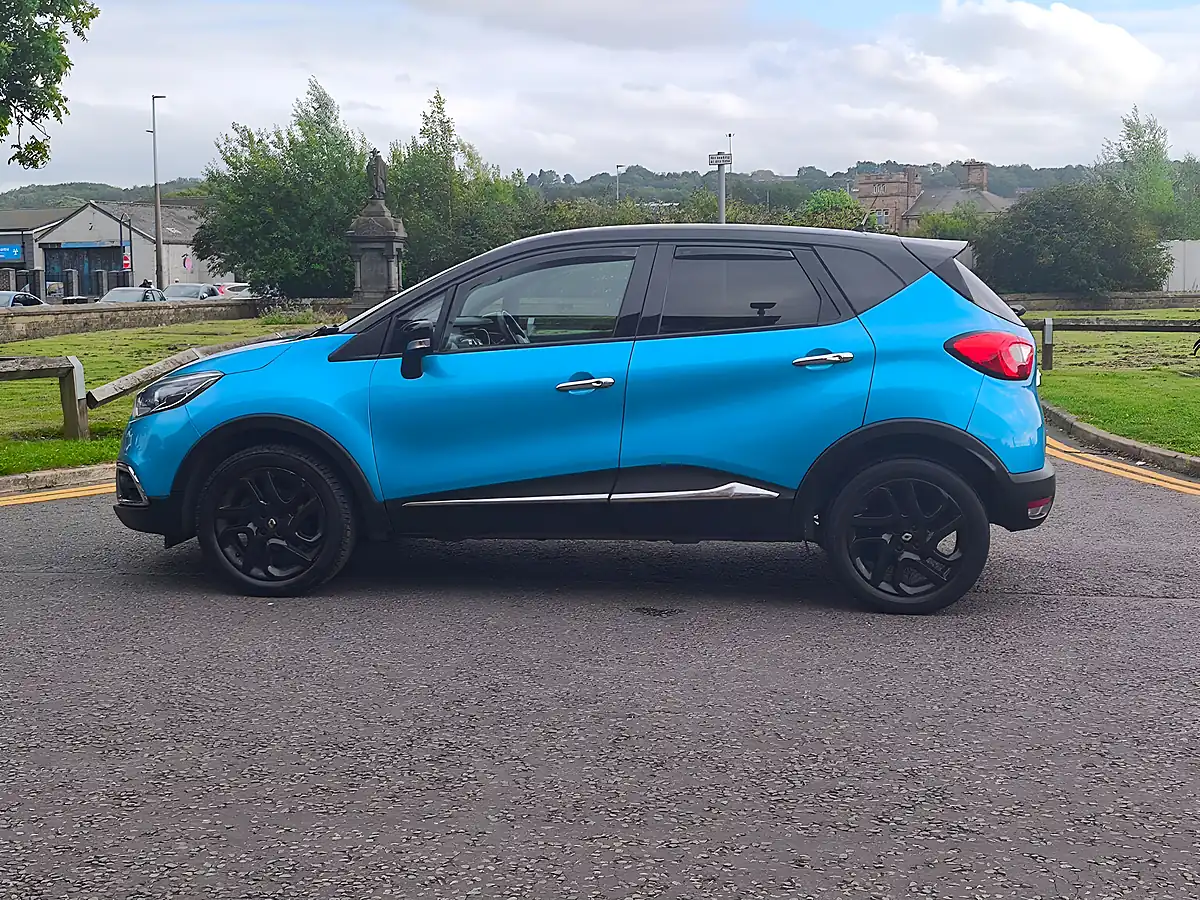 Used 2017 Renault Captur Dynamique S Nav Blue - Interior and Exterior details 17