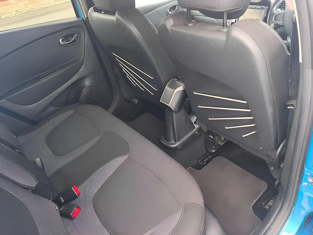 Used 2017 Renault Captur Dynamique S Nav Blue - Interior and Exterior details 18