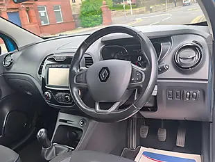 Used 2017 Renault Captur Dynamique S Nav Blue - Interior and Exterior details 4