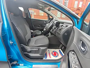 Used 2017 Renault Captur Dynamique S Nav Blue - Interior and Exterior details 8