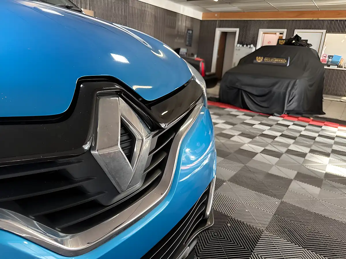 Used 2017 Renault Captur Dynamique S Nav Blue - Interior and Exterior details 12