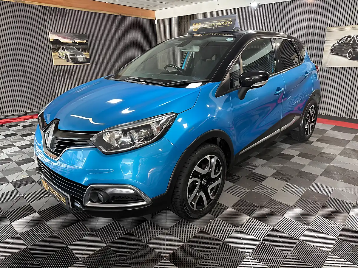 Used 2017 Renault Captur Dynamique S Nav Blue - Interior and Exterior details 4