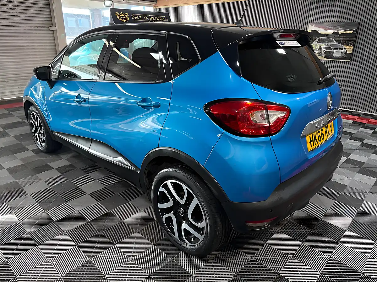Used 2017 Renault Captur Dynamique S Nav Blue - Interior and Exterior details 6