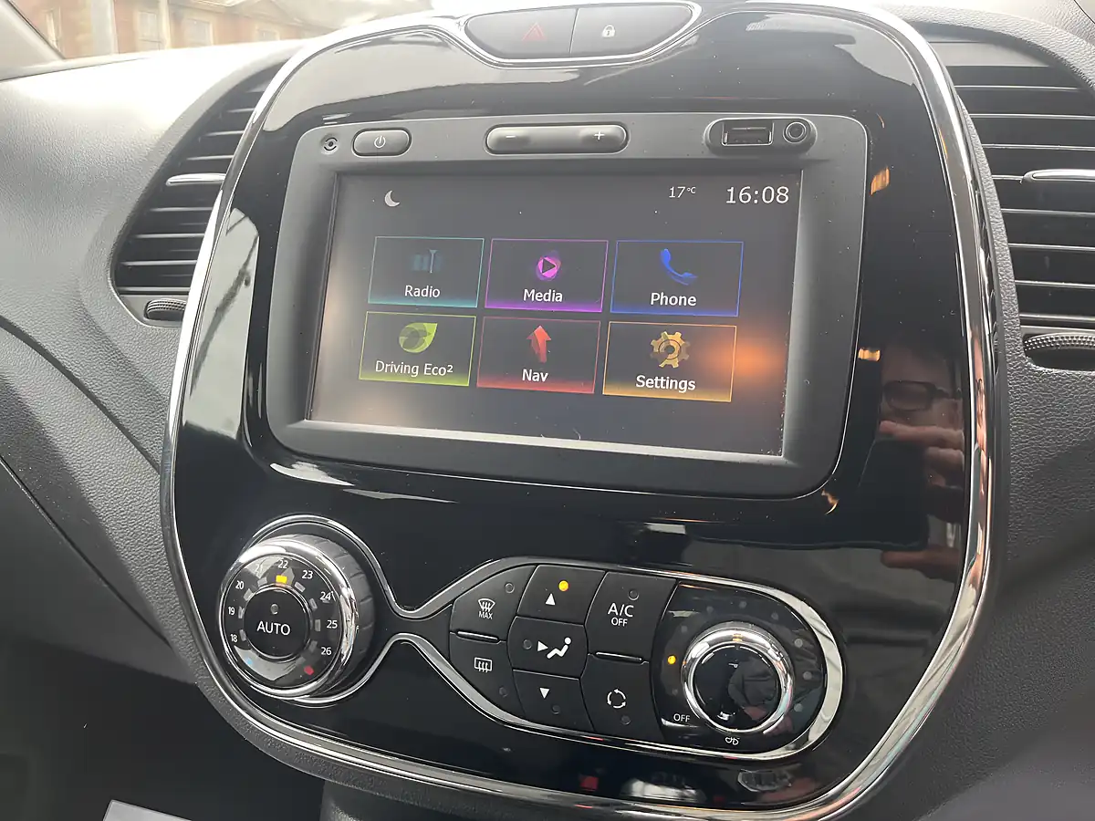 Used 2017 Renault Captur Dynamique S Nav Grey - Interior and Exterior details 12