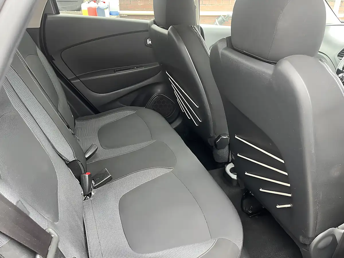 Used 2017 Renault Captur Dynamique S Nav Grey - Interior and Exterior details 19