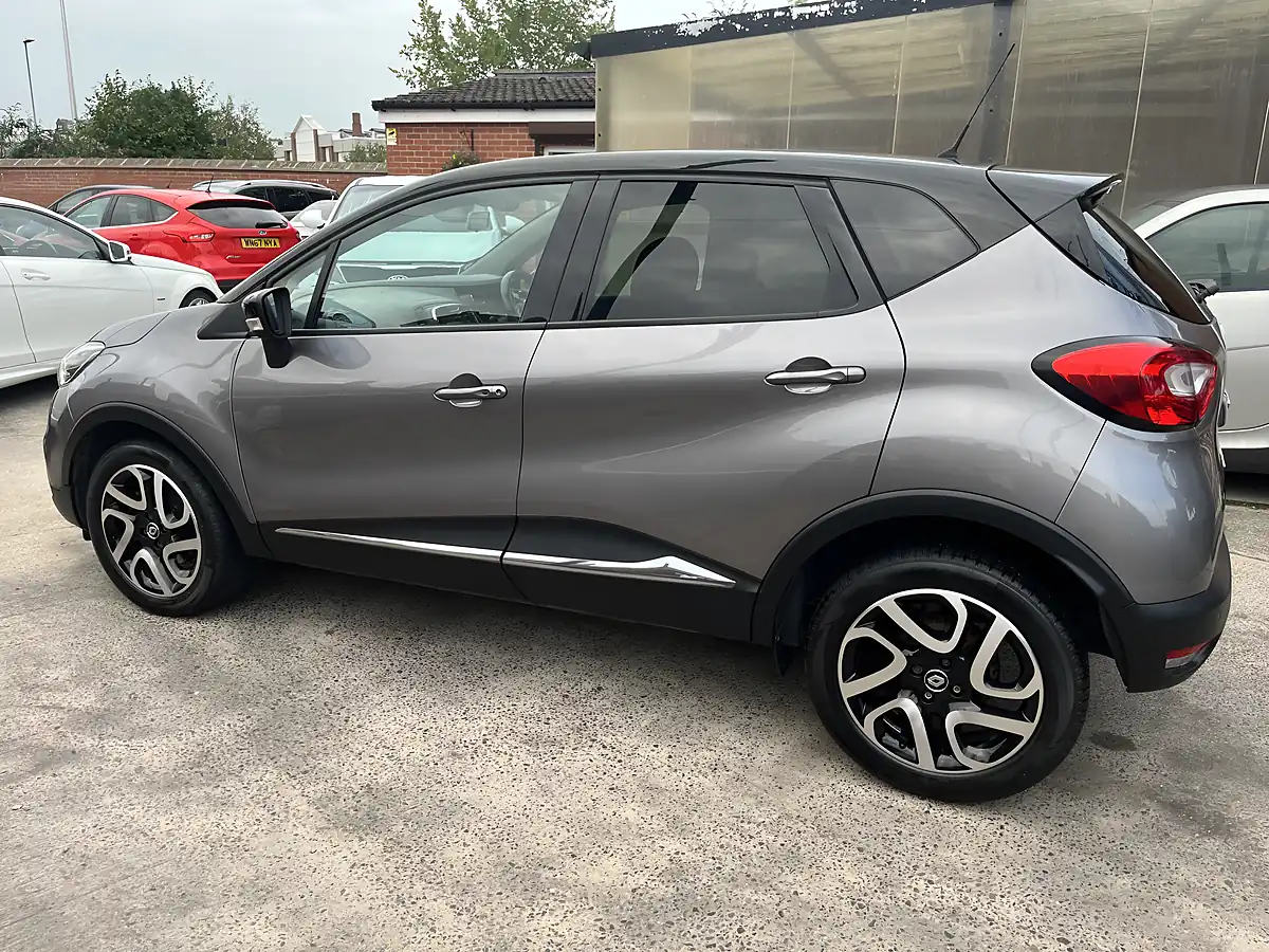 Used 2017 Renault Captur Dynamique S Nav Grey - Interior and Exterior details 6
