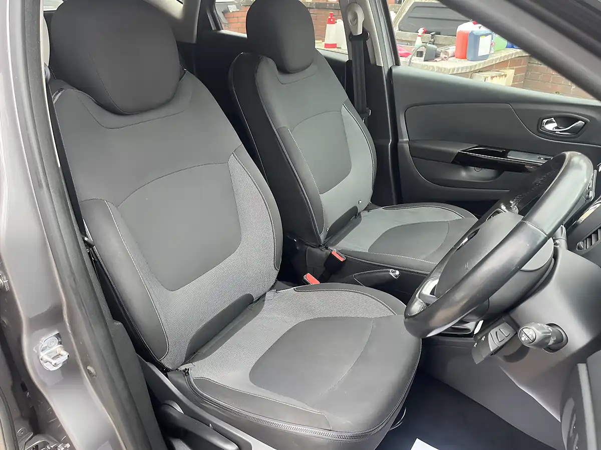 Used 2017 Renault Captur Dynamique S Nav Grey - Interior and Exterior details 8
