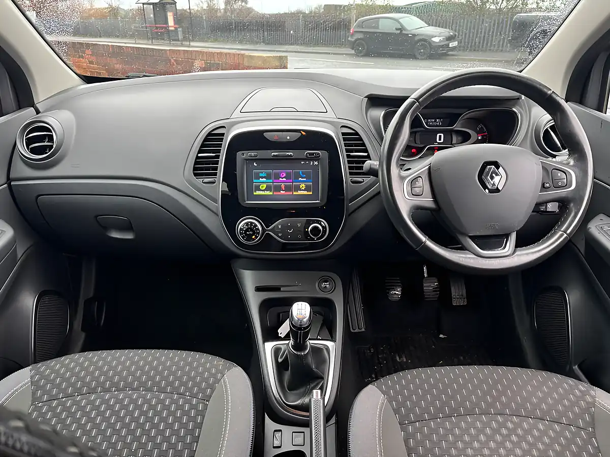 Used 2017 Renault Captur Dynamique S Nav Grey - Interior and Exterior details 11