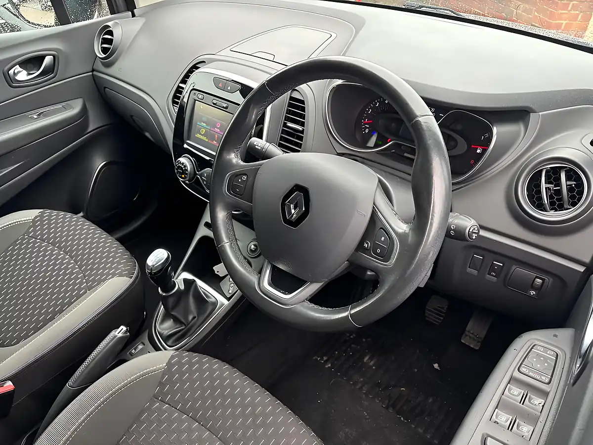 Used 2017 Renault Captur Dynamique S Nav Grey - Interior and Exterior details 13