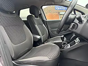 Used 2017 Renault Captur Dynamique S Nav Grey - Interior and Exterior details 15