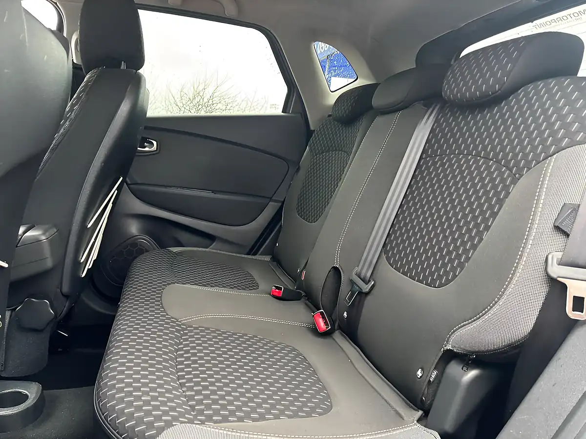 Used 2017 Renault Captur Dynamique S Nav Grey - Interior and Exterior details 17
