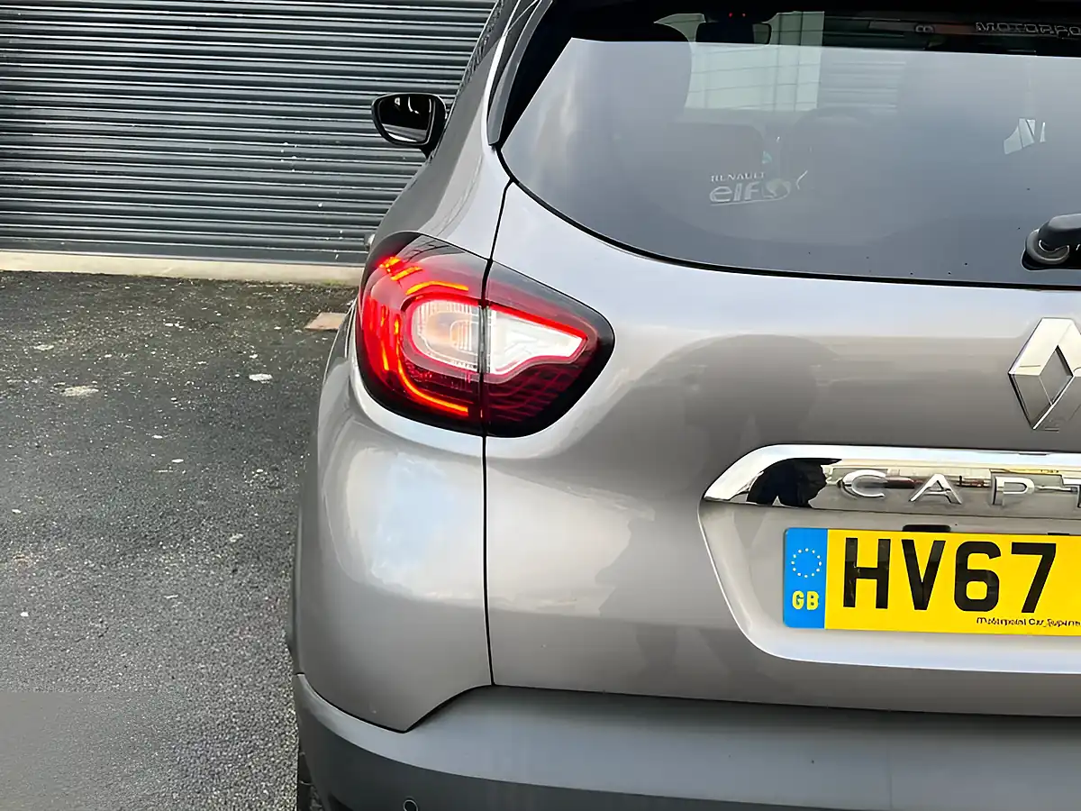 Used 2017 Renault Captur Dynamique S Nav Grey - Interior and Exterior details 11