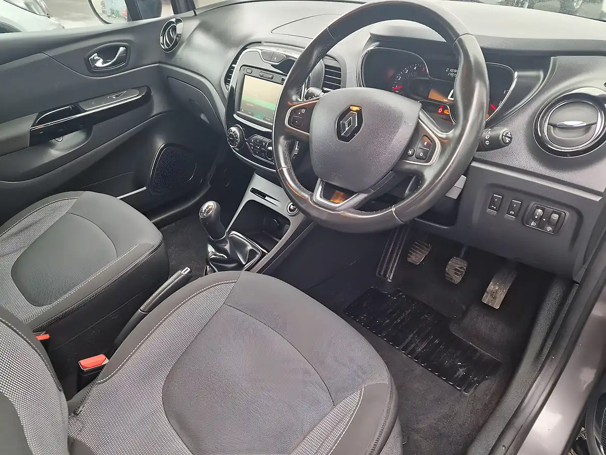 Used 2017 Renault Captur Dynamique S Nav Grey - Interior and Exterior details 13