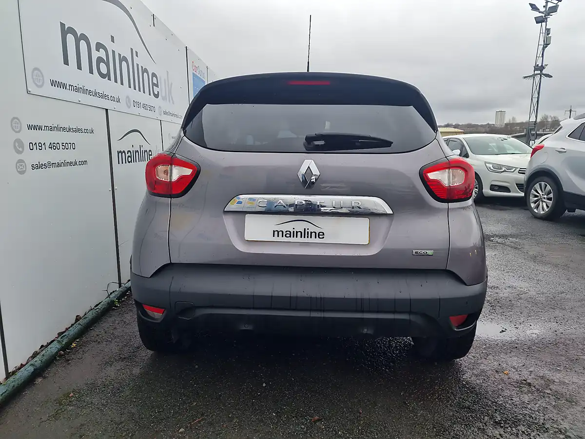 Used 2017 Renault Captur Dynamique S Nav Grey - Interior and Exterior details 5