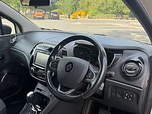 Used 2017 Renault Captur Dynamique S Nav Metallic Red - Interior and Exterior details 10
