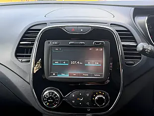 Used 2017 Renault Captur Dynamique S Nav Metallic Red - Interior and Exterior details 13