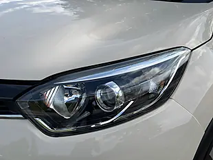 Used 2017 Renault Captur Dynamique S Nav Metallic Red - Interior and Exterior details 19