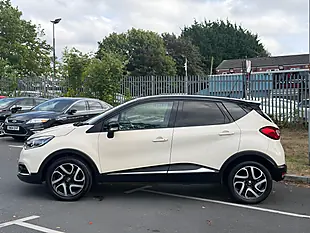 Used 2017 Renault Captur Dynamique S Nav Metallic Red - Interior and Exterior details 4