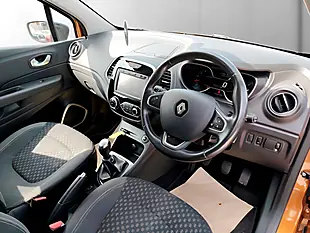 Used 2017 Renault Captur Dynamique S Nav Orange - Interior and Exterior details 13
