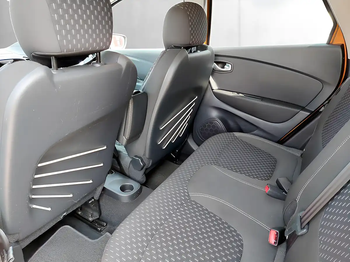 Used 2017 Renault Captur Dynamique S Nav Orange - Interior and Exterior details 16