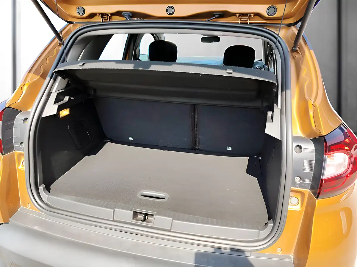 Used 2017 Renault Captur Dynamique S Nav Orange - Interior and Exterior details 17