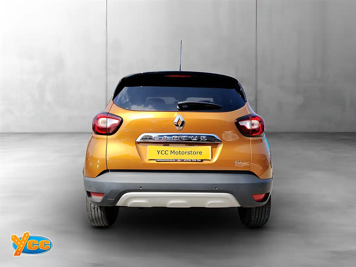 Used 2017 Renault Captur Dynamique S Nav Orange - Interior and Exterior details 6