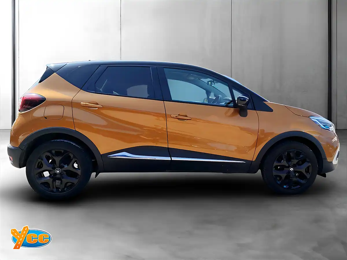 Used 2017 Renault Captur Dynamique S Nav Orange - Interior and Exterior details 8