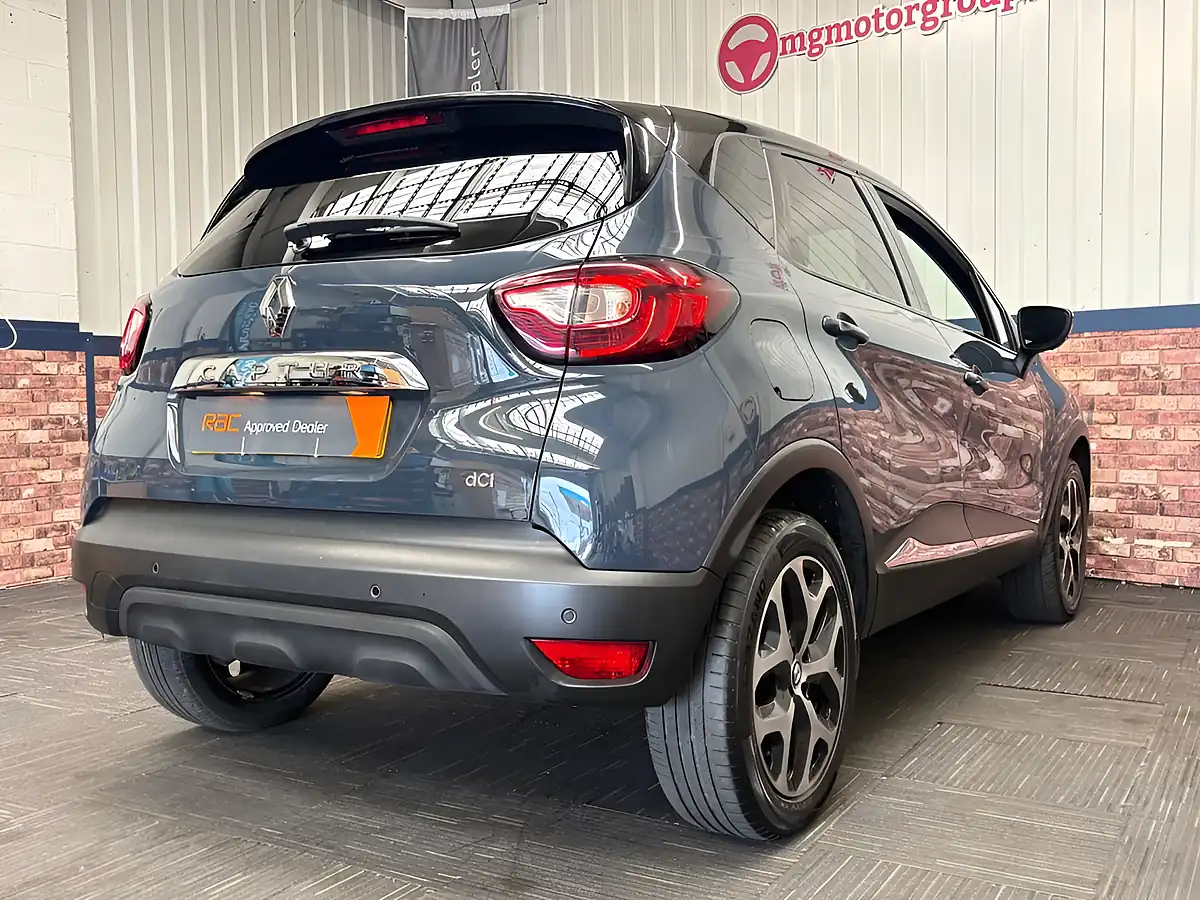Used 2017 Renault Captur Dynamique S Nav Oyster Grey - Interior and Exterior details 15