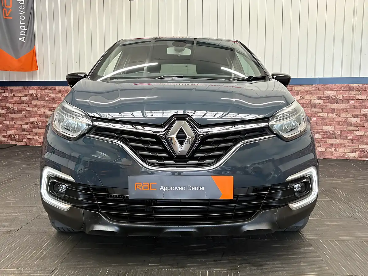 Used 2017 Renault Captur Dynamique S Nav Oyster Grey - Interior and Exterior details 4
