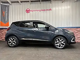 Used 2017 Renault Captur Dynamique S Nav Oyster Grey - Interior and Exterior details 8