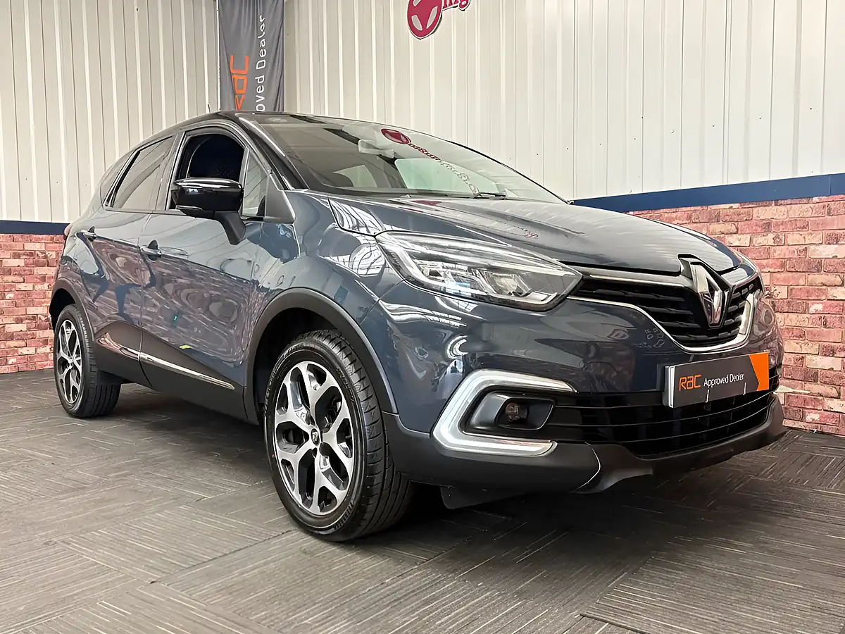Used 2017 Renault Captur Dynamique S Nav Oyster Grey - Interior and Exterior details 9