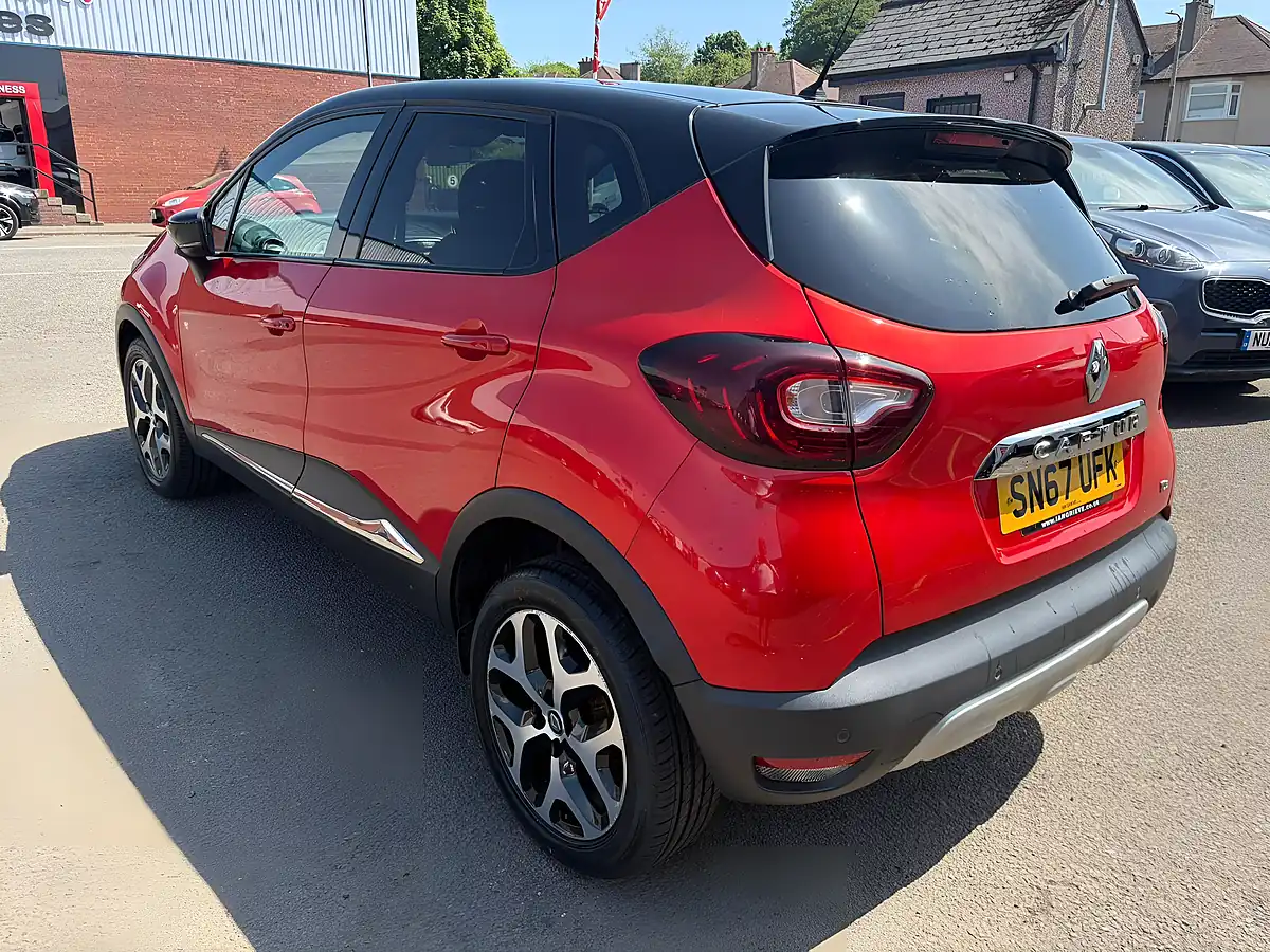 Used 2017 Renault Captur Dynamique S Nav Red - Interior and Exterior details 11